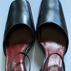 Hillard & Hanson black leather heels size 6.5 M